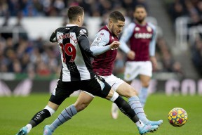 金年会官方网站-包含西汉姆联险胜，英超保级局势稳定的词条