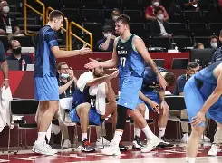 包含斯洛文尼亚队力挫强敌夺得冠军之席的词条 包含斯洛文尼亚队力挫强敌夺得冠军之席的词条