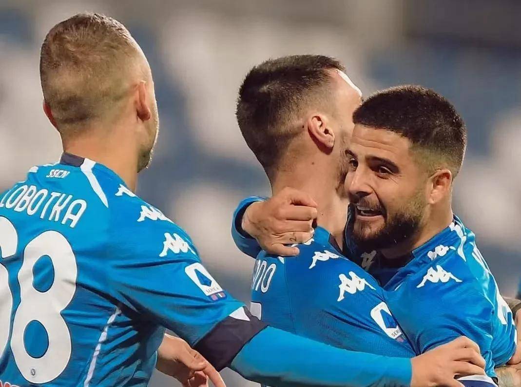 AC米兰客场取胜，积分追赶领头羊(ac米兰晋级)