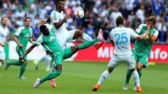 沙尔克客场平局德甲联赛战绩获得一分的简单介绍