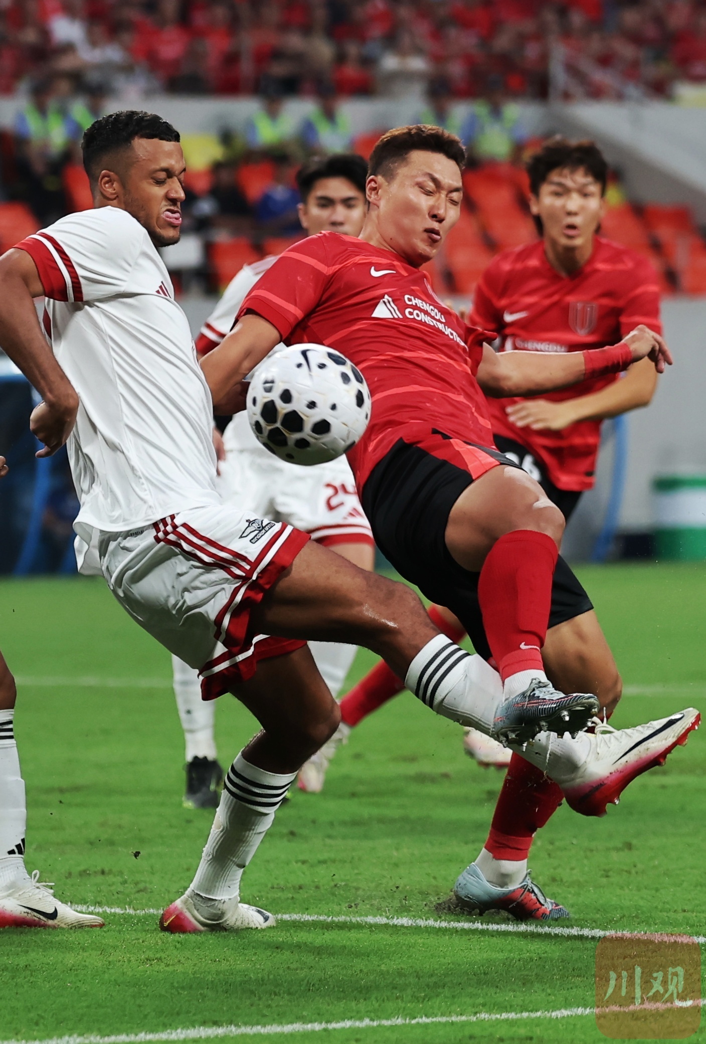 包含中超劲旅顽强抗争，向亚洲足坛巅峰冲刺的词条